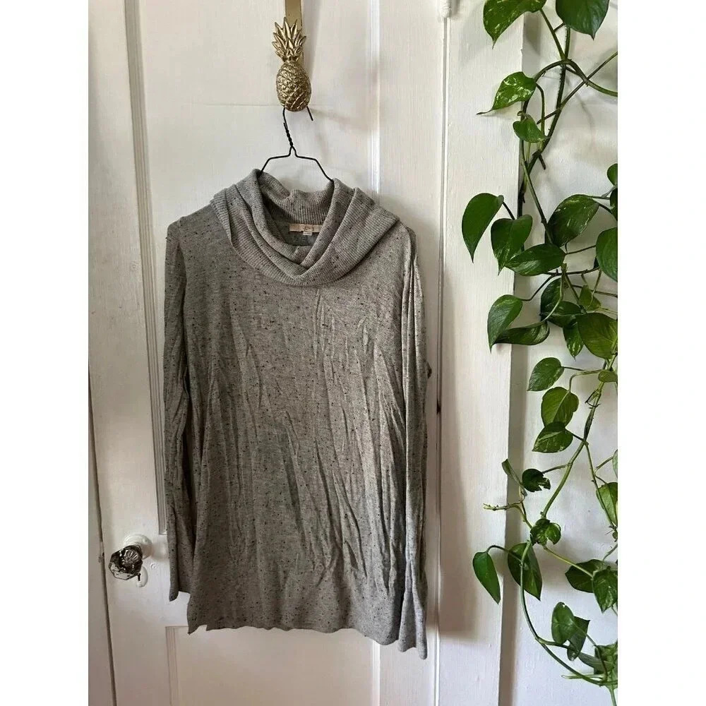 Loft Women’s size medium turtleneck Sweater